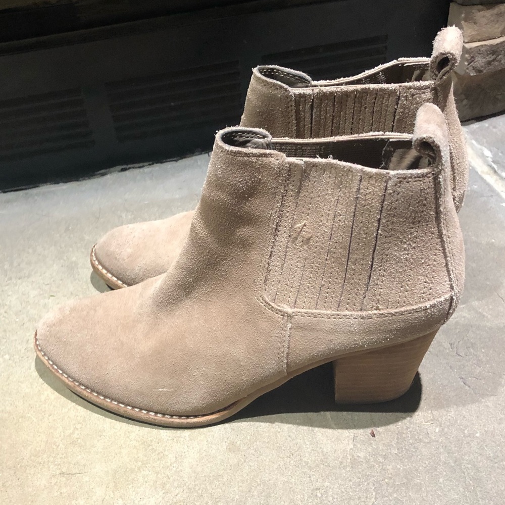 Dolce Vita Ankle Suede Booties